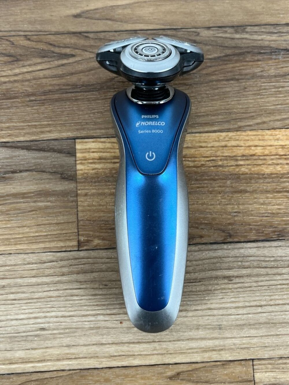 Philips Norelco Model S8950, 8000 Series Rechargeable Electric Shaver & Trimmer